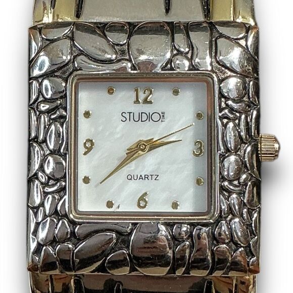 Y2K Vintage Quartz Two Tone Bezel Square Face Bangle Cuff Watch main image 12